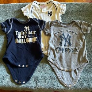 4 NY Yankees (official MLB) onesies